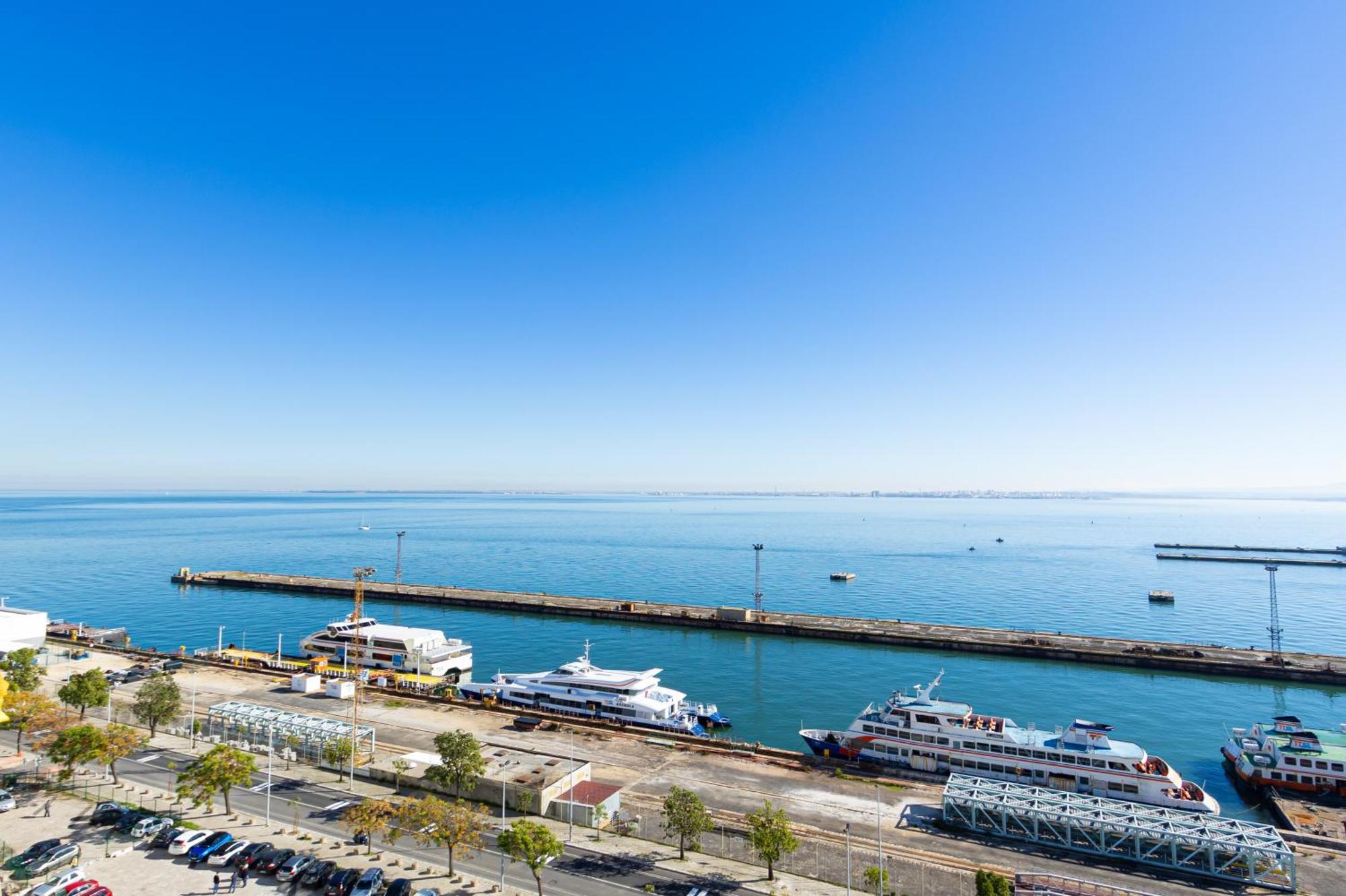 Cacilhas Riverview! Almada Kültér fotó