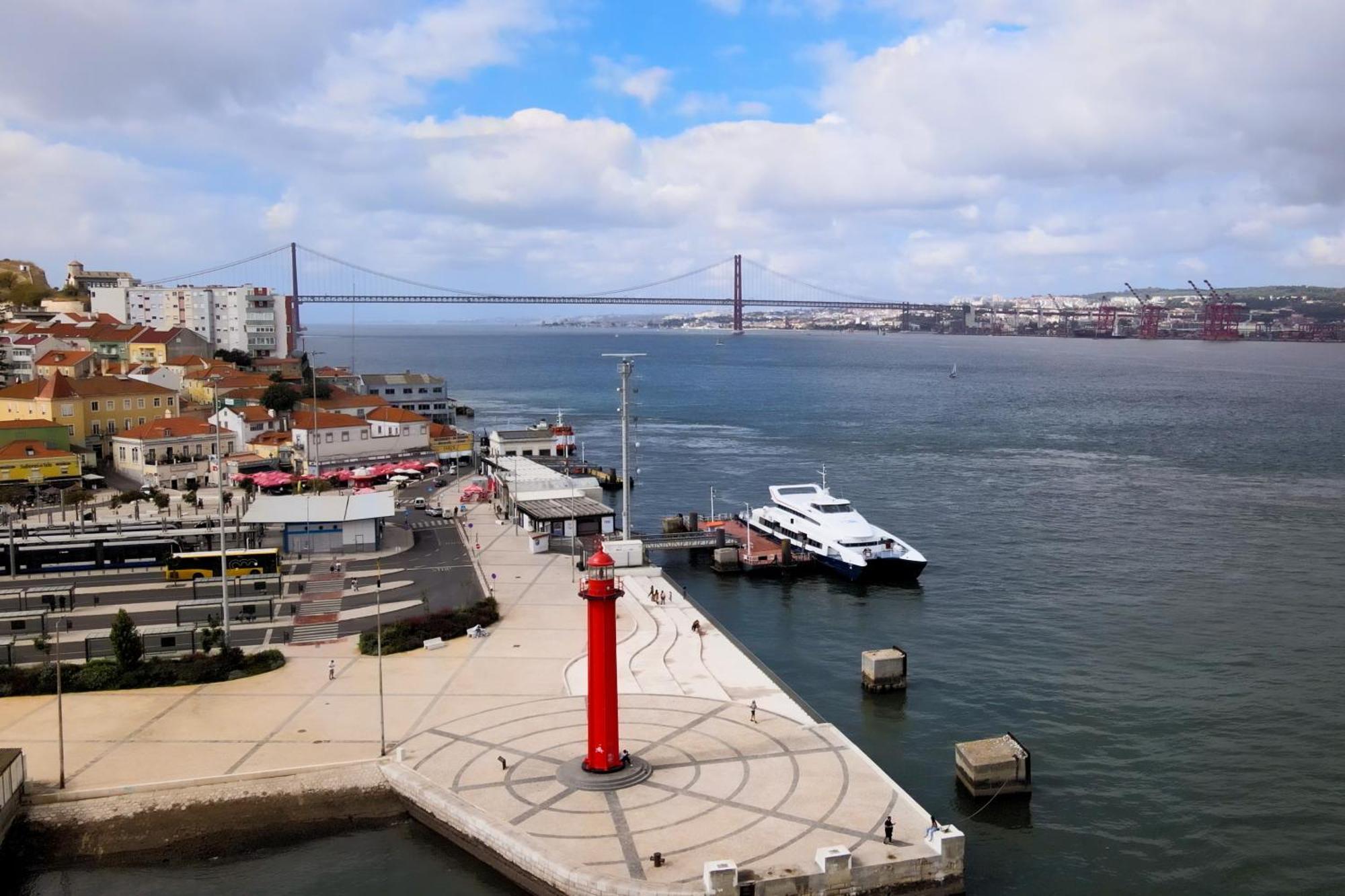 Cacilhas Riverview! Almada Kültér fotó